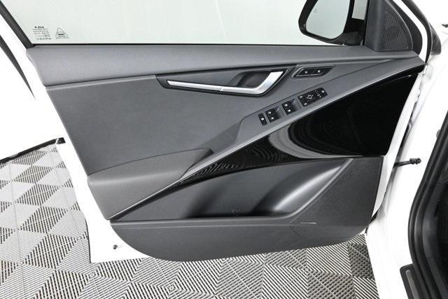 new 2025 Kia Niro car, priced at $31,162