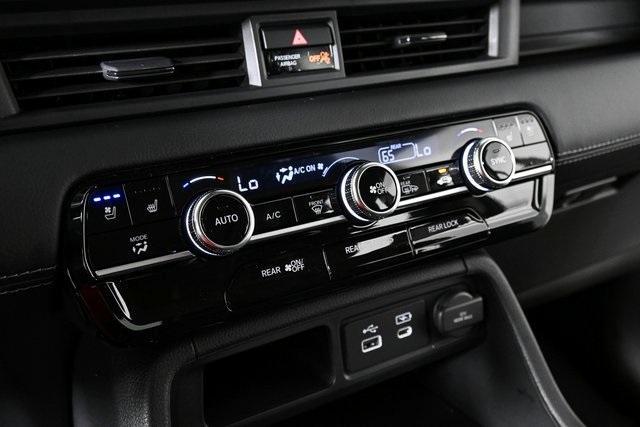 used 2025 Honda Pilot car, priced at $48,642