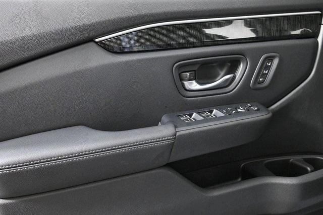 used 2025 Honda Pilot car, priced at $48,642