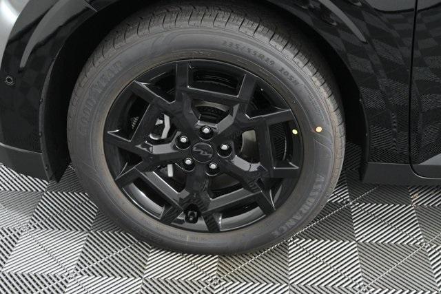 new 2026 Kia Carnival Hybrid car, priced at $54,900