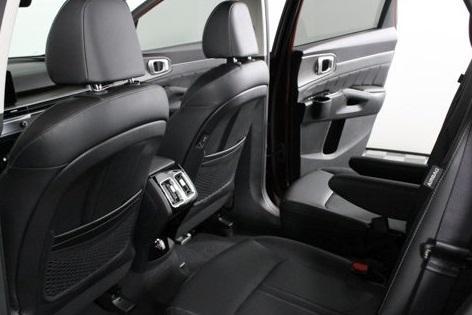 new 2025 Kia Sorento car, priced at $40,955