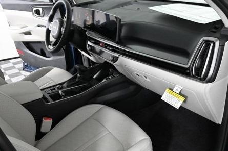 new 2025 Kia Sorento car, priced at $39,615