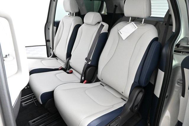 new 2026 Kia Carnival Hybrid car, priced at $49,084