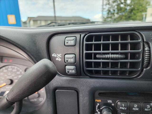 used 2001 Chevrolet S-10 car, priced at $10,999