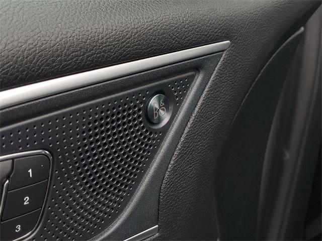 used 2022 Ford Edge car, priced at $23,415