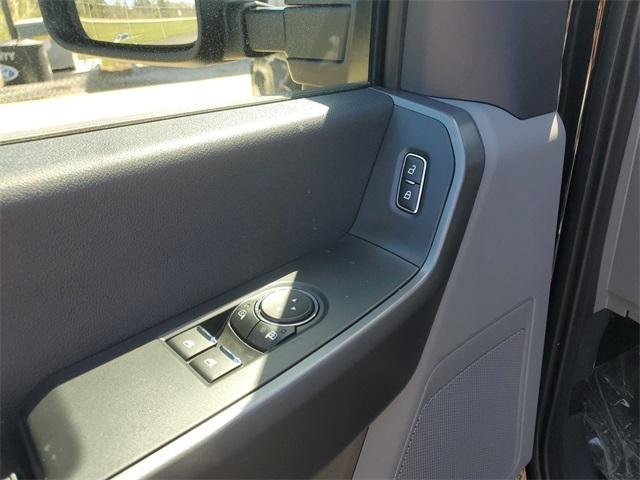 new 2025 Ford F-350 car, priced at $60,620