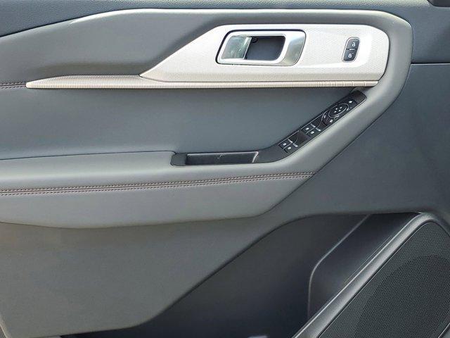 new 2025 Ford Explorer car, priced at $51,370