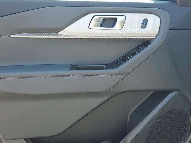 new 2025 Ford Explorer car
