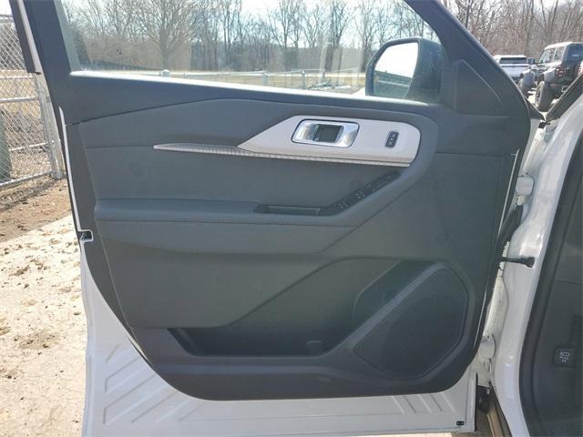 new 2025 Ford Explorer car, priced at $50,755