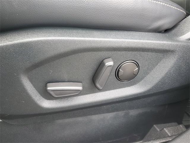 used 2022 Ford Edge car, priced at $29,025