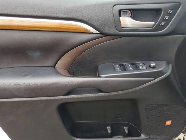 used 2019 Toyota Highlander car, priced at $26,650