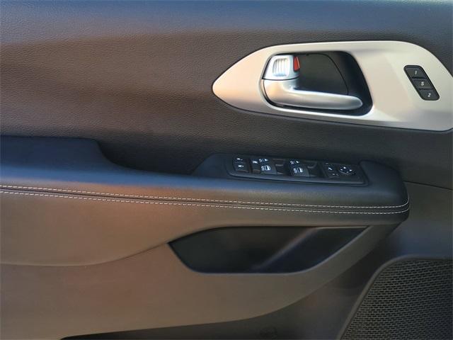 used 2018 Chrysler Pacifica car, priced at $16,950