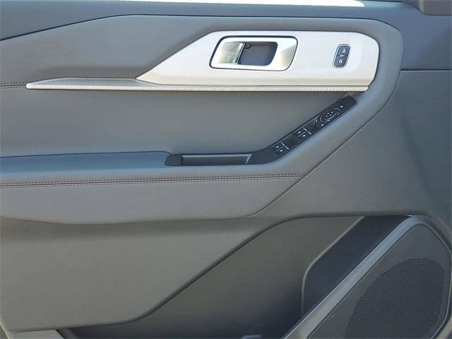 new 2025 Ford Explorer car, priced at $49,675