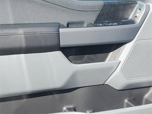 new 2025 Ford F-150 Lightning car