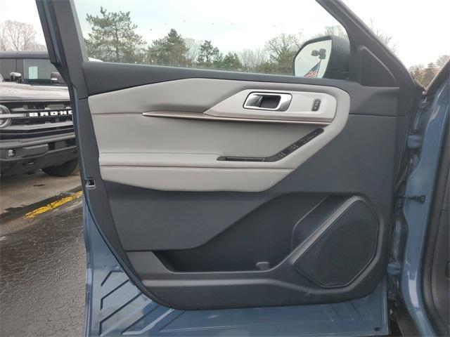 new 2025 Ford Explorer car, priced at $50,555