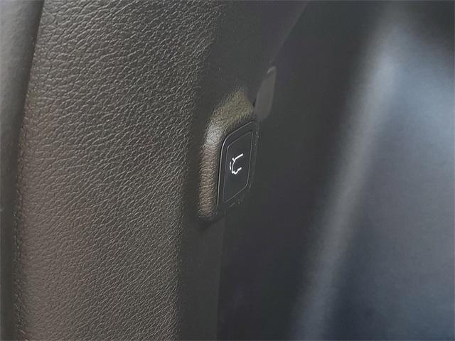 used 2022 Jeep Cherokee car, priced at $22,948