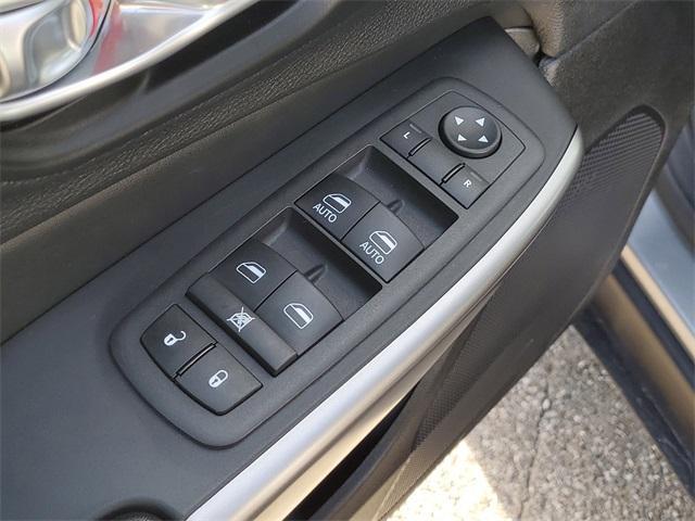 used 2022 Jeep Cherokee car, priced at $22,948