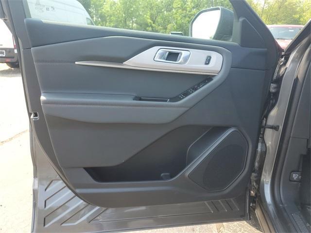 new 2025 Ford Explorer car, priced at $50,895