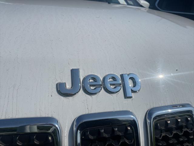 used 2020 Jeep Cherokee car, priced at $20,995