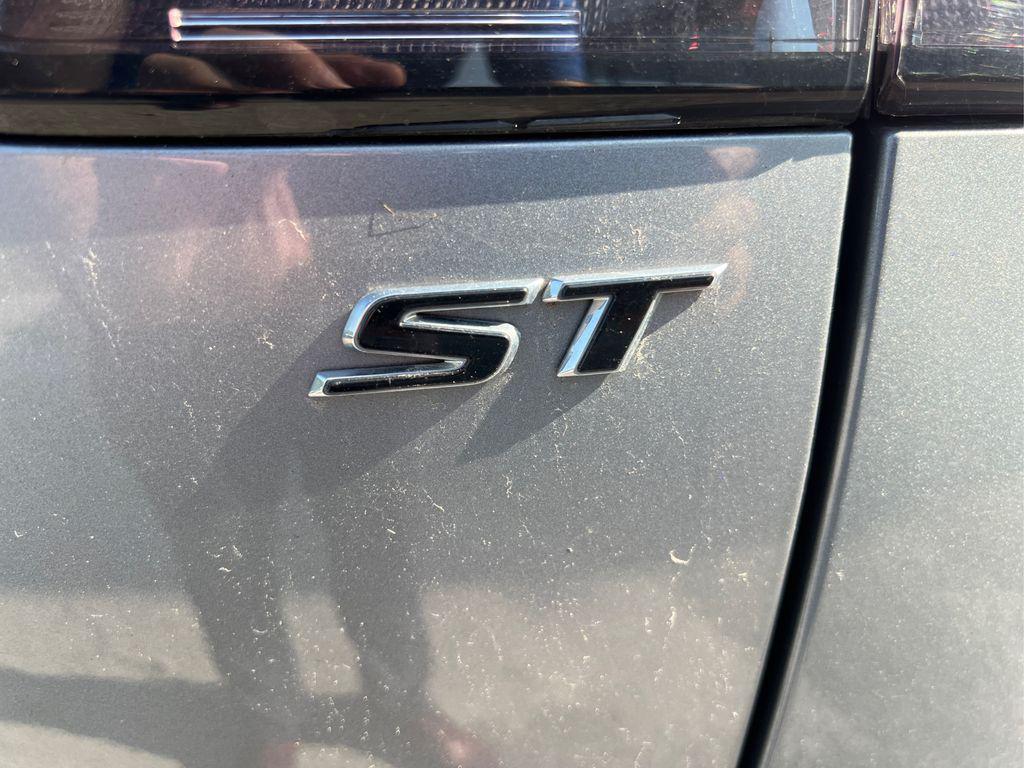 used 2023 Buick Envision car, priced at $24,833