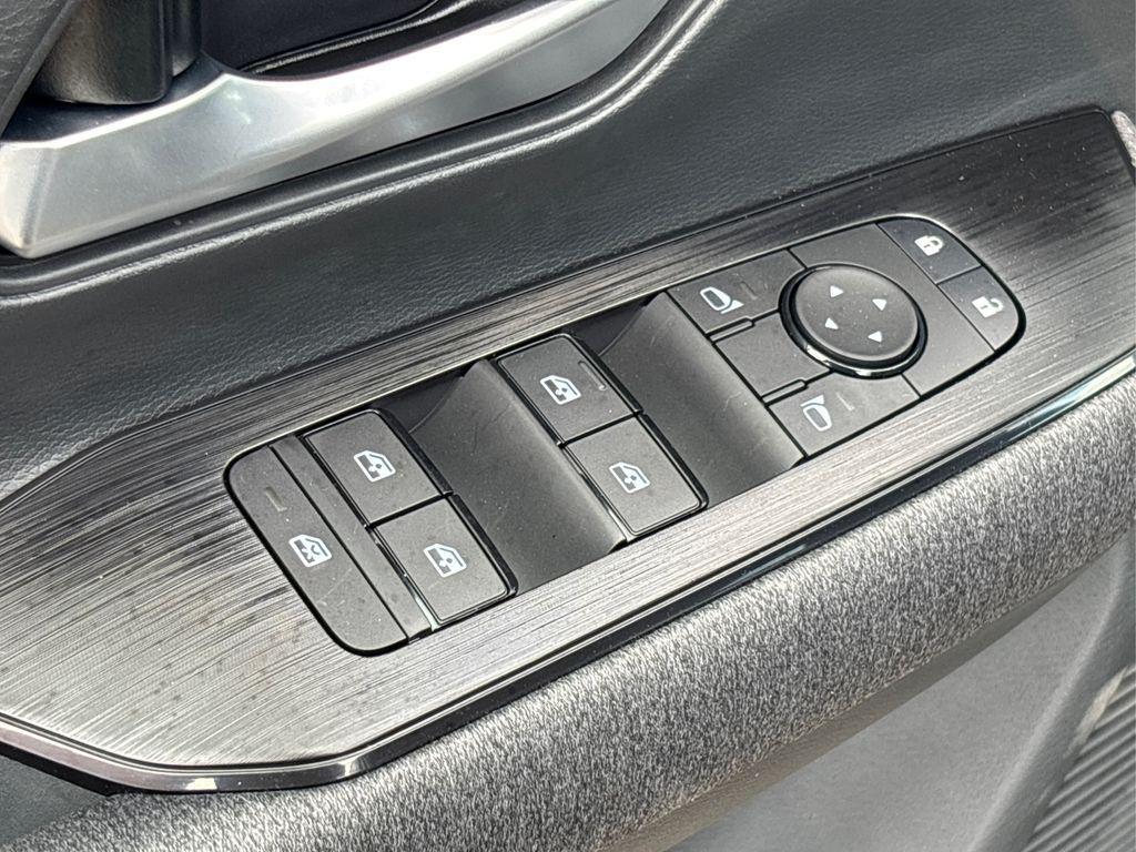 new 2025 Nissan Kicks car, priced at $29,492