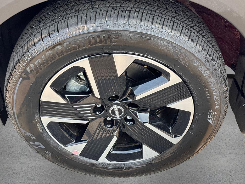 new 2025 Nissan Kicks car, priced at $28,900