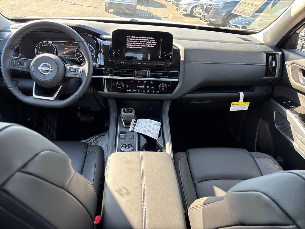 new 2025 Nissan Pathfinder car, priced at $39,581
