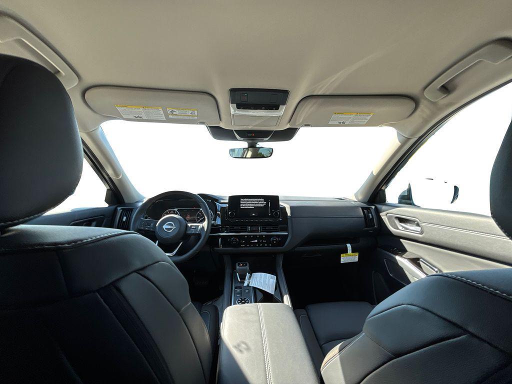 new 2025 Nissan Pathfinder car, priced at $39,581