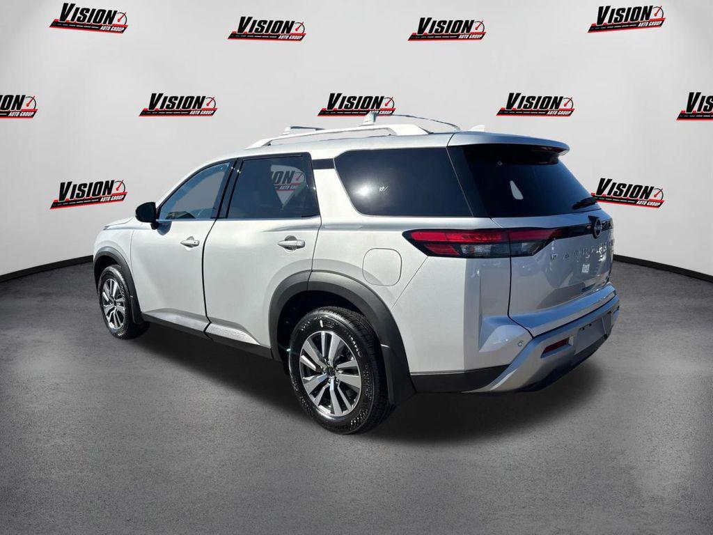 new 2025 Nissan Pathfinder car, priced at $39,581