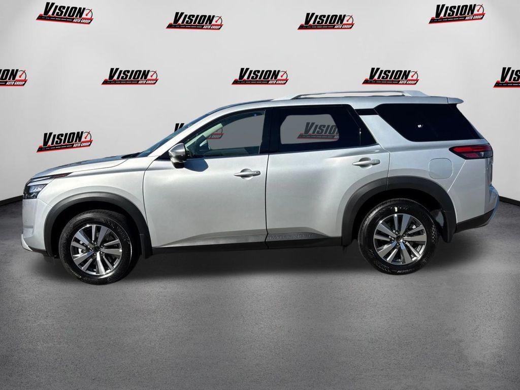 new 2025 Nissan Pathfinder car, priced at $39,581