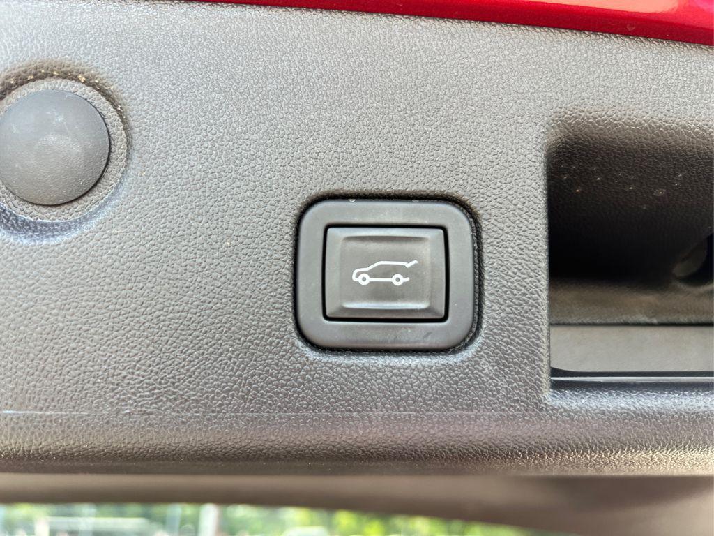 used 2024 Chevrolet Equinox car, priced at $22,826
