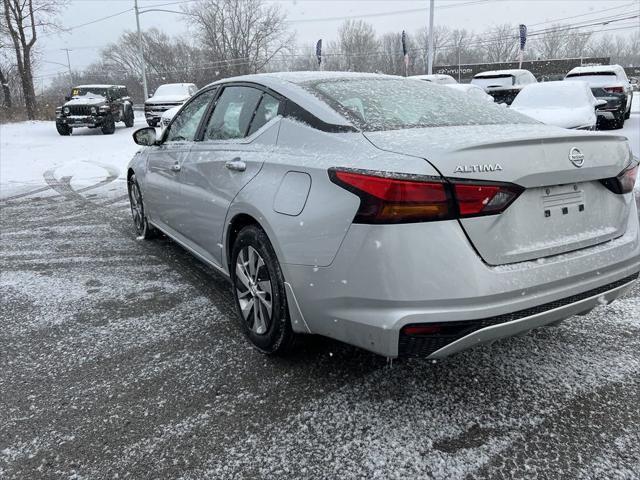 used 2022 Nissan Altima car, priced at $18,555