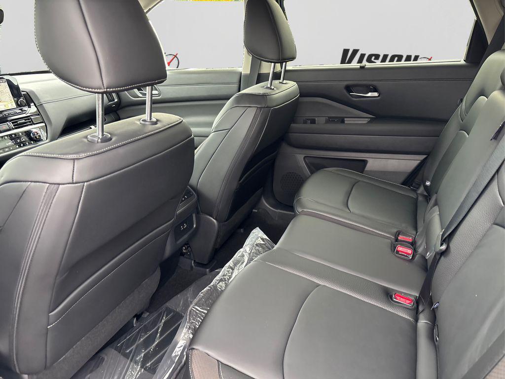 new 2025 Nissan Pathfinder car, priced at $40,510