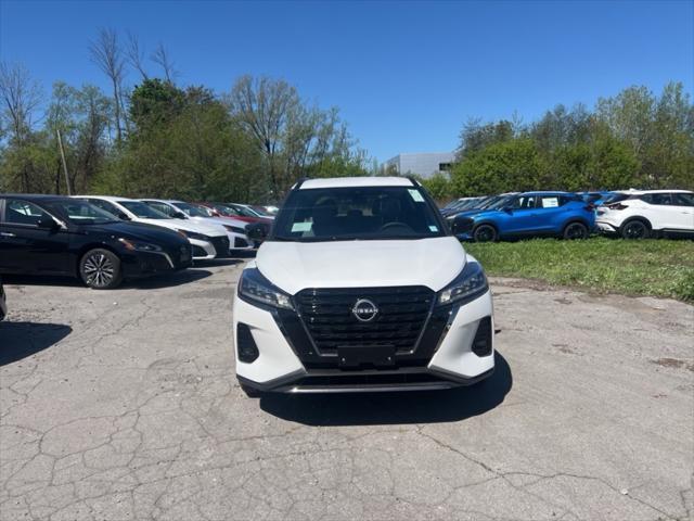 new 2024 Nissan Kicks car, priced at $25,600