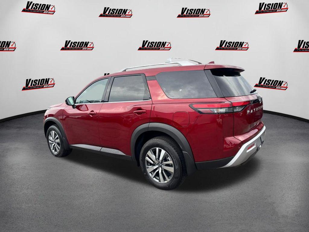 new 2025 Nissan Pathfinder car, priced at $40,956