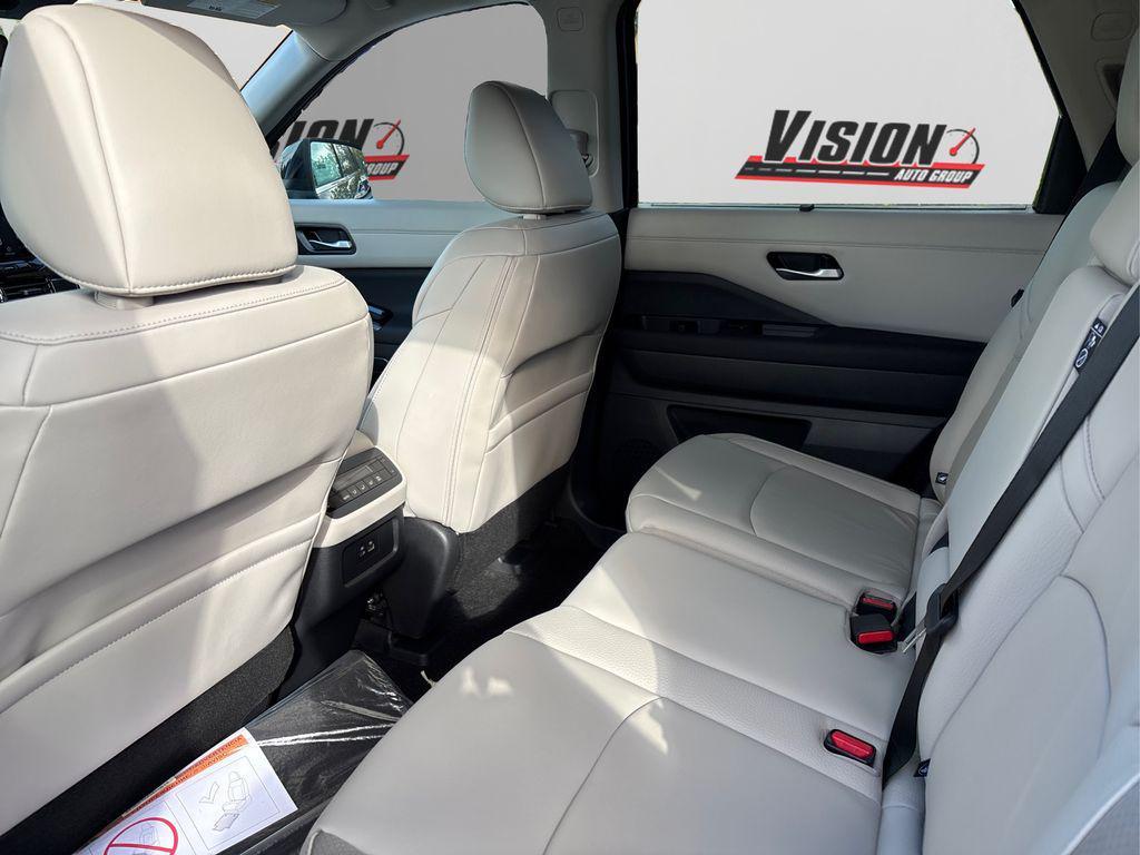 new 2025 Nissan Pathfinder car, priced at $40,624