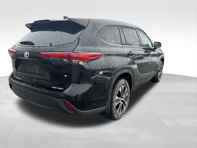 used 2021 Toyota Highlander car, priced at $32,170