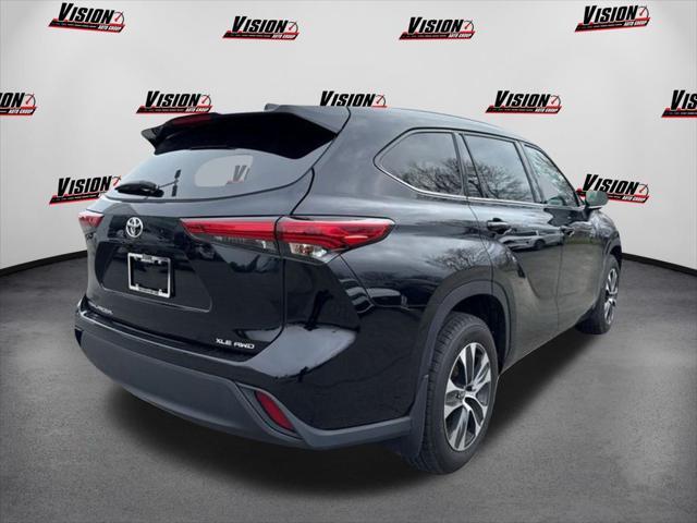 used 2021 Toyota Highlander car, priced at $28,570