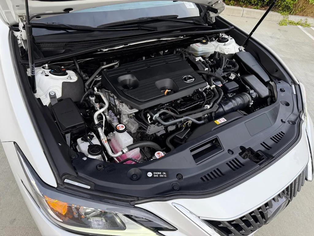 used 2022 Lexus ES 300h car, priced at $29,641