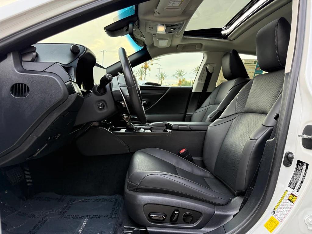 used 2022 Lexus ES 300h car, priced at $29,641