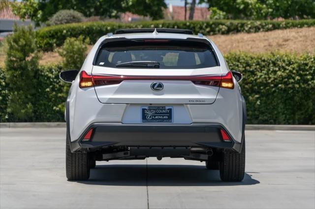 new 2025 Lexus UX 300h car, priced at $40,115