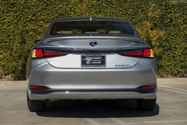 new 2025 Lexus ES 300h car, priced at $48,565