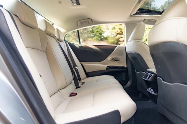 new 2025 Lexus ES 350 car, priced at $47,165