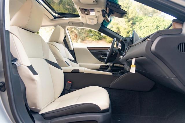 new 2025 Lexus ES 350 car, priced at $47,165
