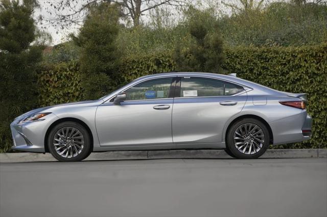 new 2025 Lexus ES 300h car, priced at $55,905