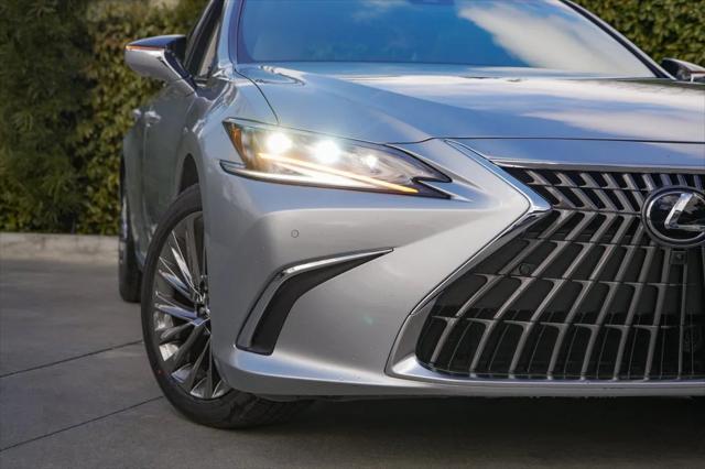 new 2025 Lexus ES 300h car, priced at $55,905