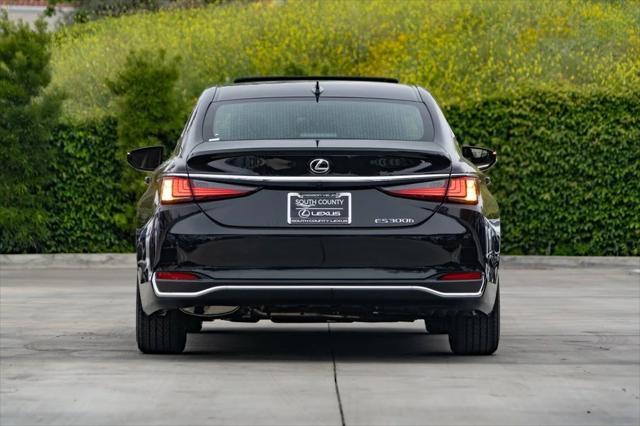 new 2025 Lexus ES 300h car, priced at $55,380