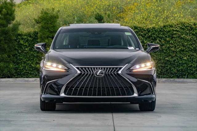 new 2025 Lexus ES 300h car, priced at $55,380