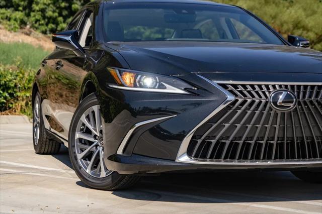 new 2025 Lexus ES 350 car, priced at $44,204