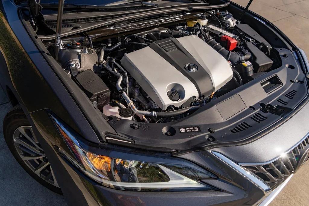 new 2025 Lexus ES 350 car, priced at $43,935